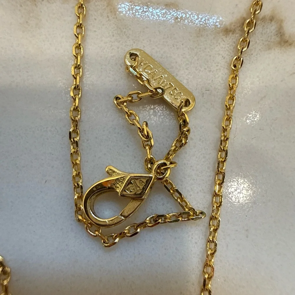 Gold and Black Clover Pendant Necklace and Bracelet Set - Picture 4 of 6